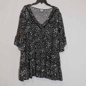 AVENUE Black w White Spots Short Sleeve Tier Ruffle V-Neck Tunic Top; Size 22/24